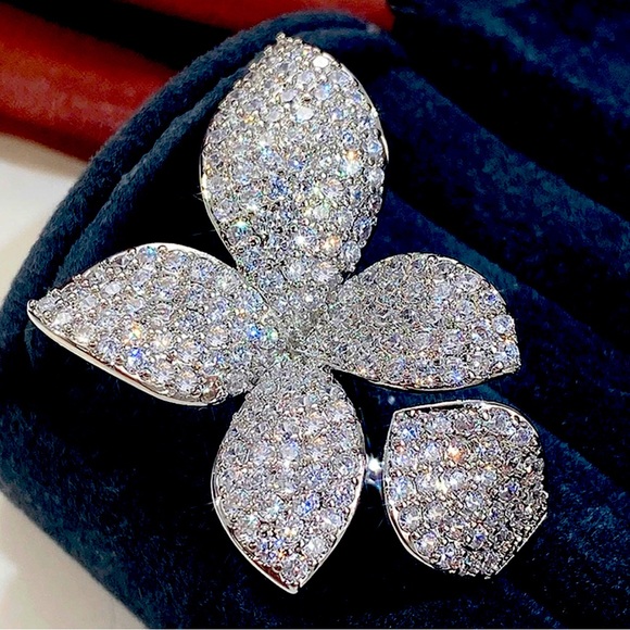 Floral Diamond Ring - Picture 2 of 4